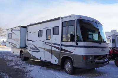 Welcome to Skyline RV Travel Centre! 2006 GEORGIE BOY 3500DS-F Engine: 10 Cylinder Engine 6.8L/415CI...