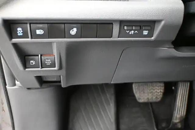 2024 Toyota Sienna XLE in Cars & Trucks in Dartmouth - Image 18