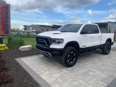 5.7L HEMI V8 Engine, 8-speed Automatic Transmission, Forward Collision Warning with Automatic Brakin...