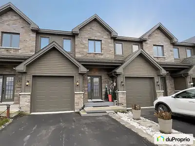 Au coeur de la capitale nautique du Québec. Découvrez une belle maison de construction récente au bo...