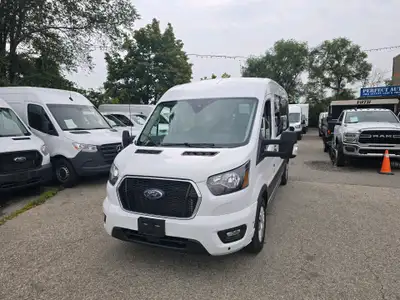 Perfect Auto lT350 - 12 PASSANGER - CLEAN CARFAX - 148 WHEEL BASE - BUMPER TO BUMPER FACTORY WARRANT...