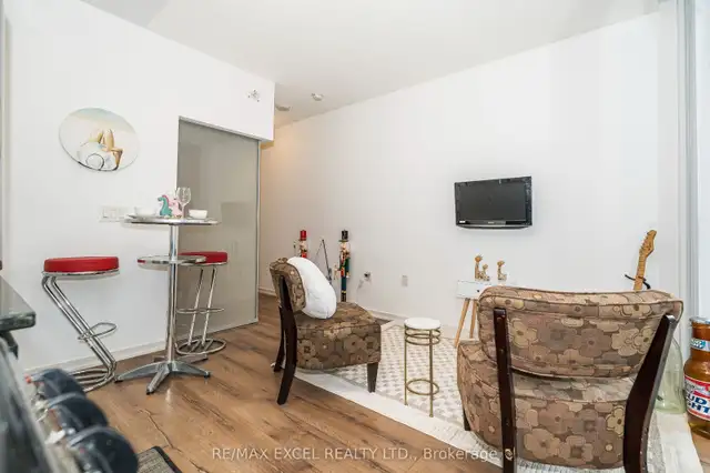 1 Bed Toronto Condo + Parking & Locker! in Condos for Sale in City of Toronto - Image 2