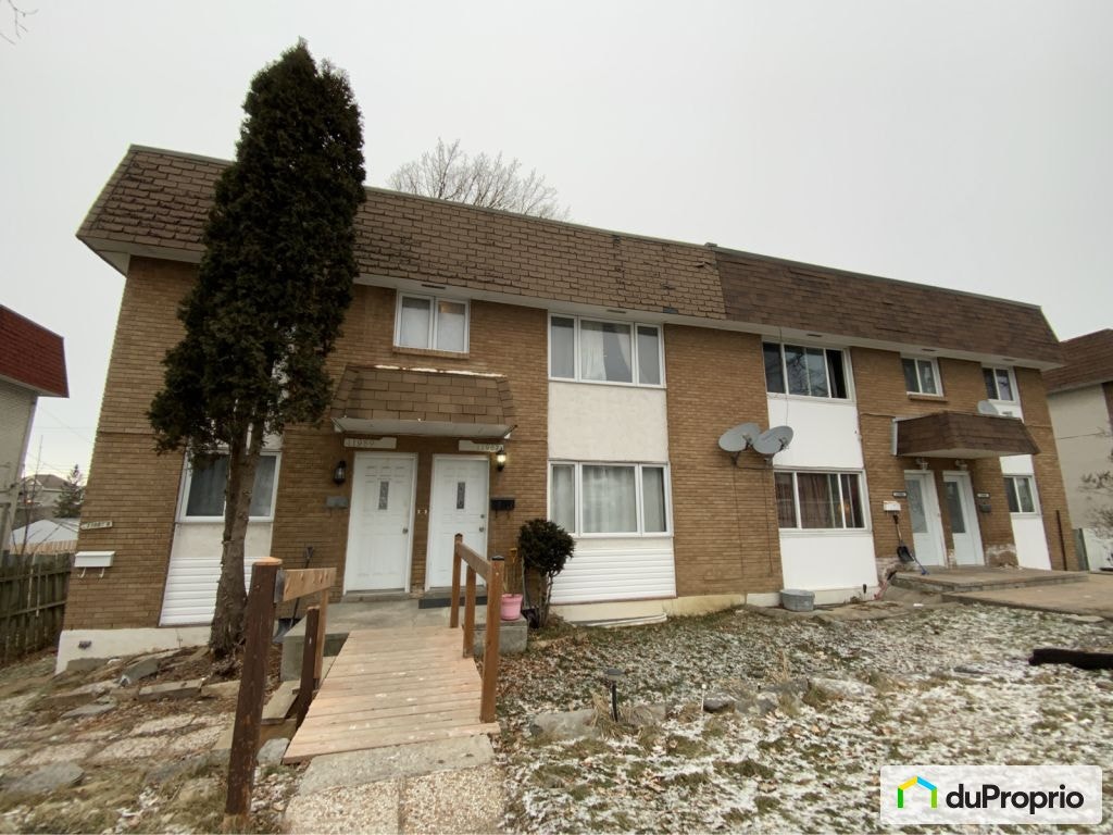 $975,000 - Triplex for sale in Pierrefonds / Roxboro — photo 1