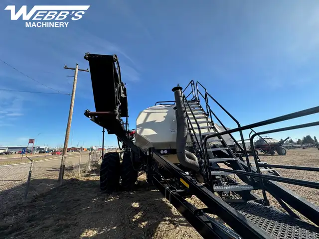 2022 Bourgault 3330-66HF/L9950  Air Seeder & Tank in Farming Equipment in Fort St. John - Image 22