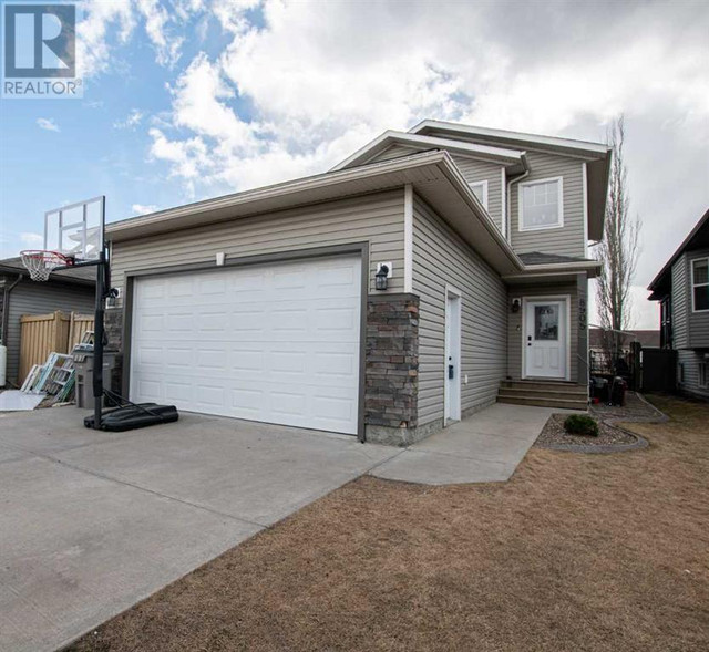 8905 71 Avenue Grande Prairie, Alberta in Houses for Sale in Grande Prairie