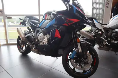 Argyll Motorsports 2025 BMW M 1000 XR Blackstorm metallic/M Motorsport Born to lead This is it: the...