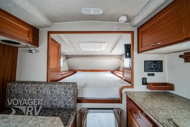 2017 Northern Lite Special Edition 10.2 in Travel Trailers & Campers in Kelowna - Image 12