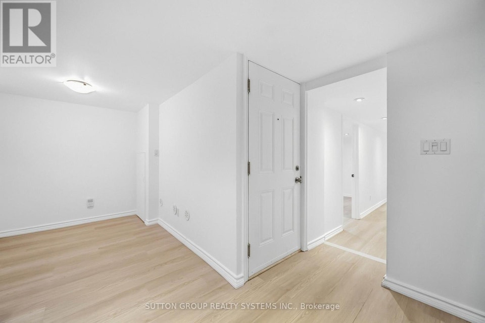 LOWER - 103 ASHDALE AVENUE Toronto (Greenwood-Coxwell), Ontario 3