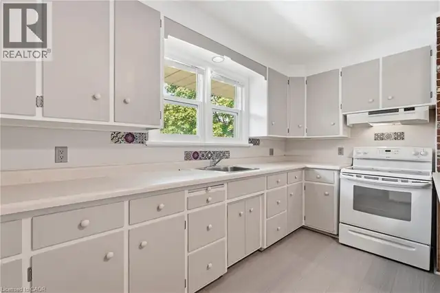 103 MARLBOROUGH Avenue Kitchener, Ontario in Houses for Sale in Kitchener / Waterloo - Image 9