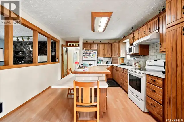 4 Pine STREET Katepwa Beach, Saskatchewan in Houses for Sale in Regina - Image 9