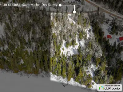 Rareté sur le marché!!! Magnifique terrain sur le bord de l'eau du majestueux lac Taureau. Le terrai...