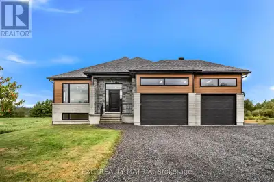 Charming Bungalow for Sale! Welcome to this beautifully maintained bungalow nestled in a quiet, fami...