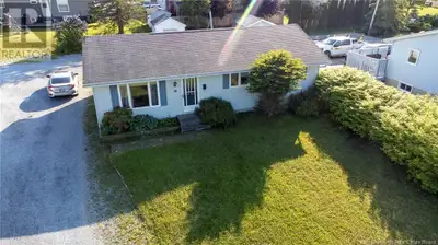 Step into this beautifully updated bungalow, nestled in the heart of highly sought-after Eastwood Pa...