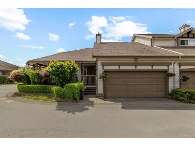 WINDSOR GARDENS offers this beautifully landscaped 4 bedroom 3 bathroom end unit Rancher w/ bsmt, of...