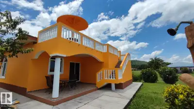 Out of Province Vacation home for sale in Central America in Honduras city Balfate right on Caribbea...