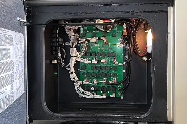 2014 MONACO DYNASTY 44PDQ in RVs & Motorhomes in Red Deer - Image 9