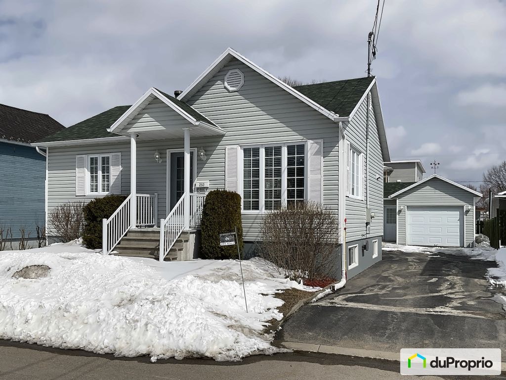 $325,000 - Bungalow for sale in Donnacona — photo 1