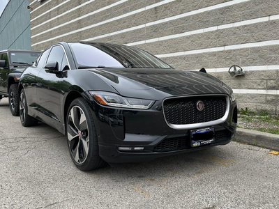 Cooled Seats, Head Up Display, Navigation, Sunroof, Hearted Steering Wheel! This compact luxury cros...
