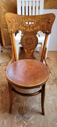 Nouveau Art Thonet Chair - Antique