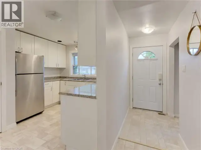 174 GLEN Road Kitchener, Ontario in Houses for Sale in Kitchener / Waterloo - Image 5