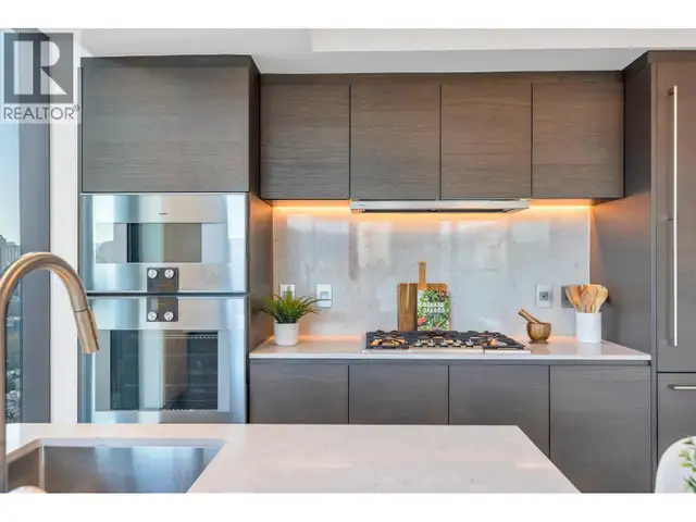 2303 1408 ROBSON STREET Vancouver, British Columbia in Condos for Sale in Vancouver - Image 3
