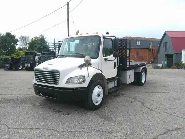 2017 Freightliner M2 in Heavy Trucks in Hamilton - Image 7