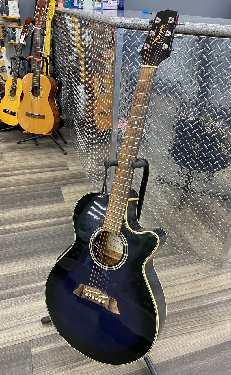Takamine EG560C Acoustic Electric Guitar Guitars City of Toronto