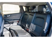 GREAT ESCAPE with TONS OF FEATURES Multi-Zone Air Conditioning | Power Leather Seating | Heated Seat... (image 8)