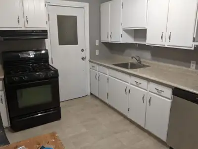 Upper - 1000 High Street For showings, TEXT or CALL: 705-559-3991 & please indicate address of unit...