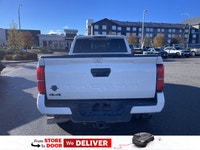 Turbocharged,Tow Hitch,Four Wheel Drive,Satellite Radio,Daytime Running Lights,LED Headlights,AM/FM... (image 4)