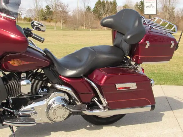 2008 Harley-Davidson FLHTC Electra Glide Classic in Sport Touring in Leamington - Image 13