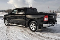 3.55 REAR AXLE RATIO,ENGINE: 3.6L PENTASTAR VVT V6 W/ETORQUE (STD),GVWR: 3 129 KGS (6 900 LBS) (STD)... (image 1)