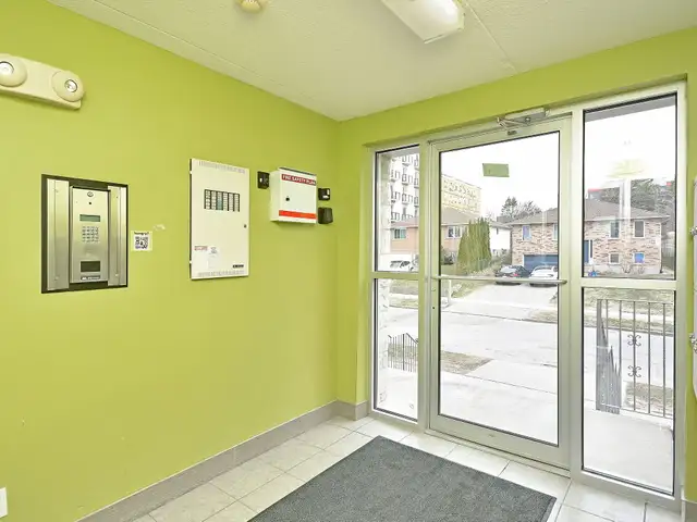 Student Housing in Waterloo - Students Only in Long Term Rentals in Kitchener / Waterloo - Image 6