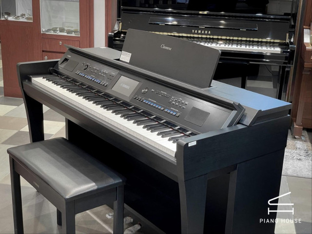 Yamaha CVP-905  clavinova black in Pianos & Keyboards in Oshawa / Durham Region - Image 2