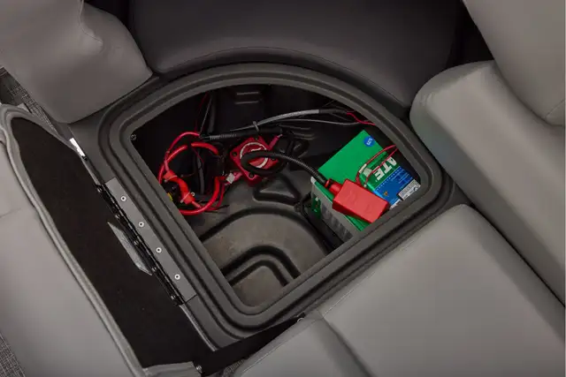 2026 Sun Tracker Party Barge 22 XP3 TRITOON pontoon boat in Powerboats & Motorboats in Vernon - Image 30