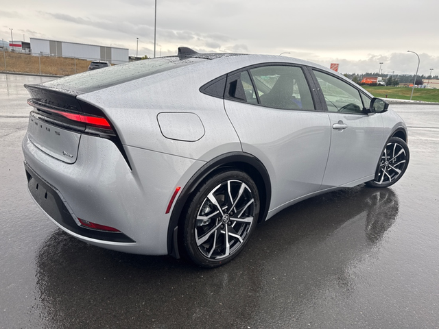 2026 Toyota Prius Plug-In Hybrid XSE SUNROOF / HEATED STEERING W in Cars & Trucks in Cranbrook - Image 6