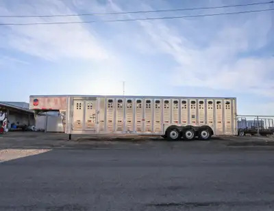 2024 Merritt CATTLE BARON Goose Neck Livestock Trailers 32'X94X80X3 Axles 8000LBS 52'' DOOR ROADSIDE...