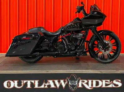 STOCK # 2017-664179 2017 HARLEY-DAVIDSON ROAD GLIDE Only 57,769 KM Milwaukee-Eight Styling with Clas...