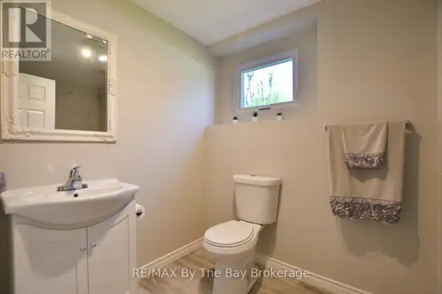 2 BIRCHMOUNT CIRCLE Wasaga Beach, Ontario in Houses for Sale in Oakville / Halton Region - Image 31