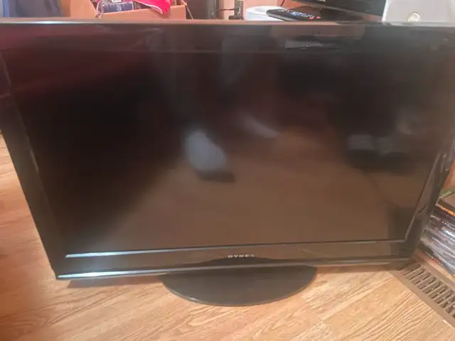 Dynex 32" LCD TV 720p 60Hz HDTV Black Model:DX-32L200A12 in TVs in City of Toronto - Image 3