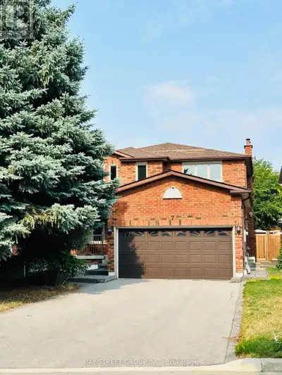 Welcome to 7 San Marko, perfectly situated in a peaceful and highly sought-after court in the heart...