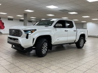 Efficiency and utility come together in this 2025 Toyota Tacoma HYBRID, a pre-owned pickup that brin... (image 1)