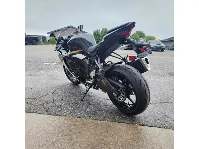 2026 Kawasaki Ninja ZX-6R ABS in Sport Bikes in Brantford - Image 8