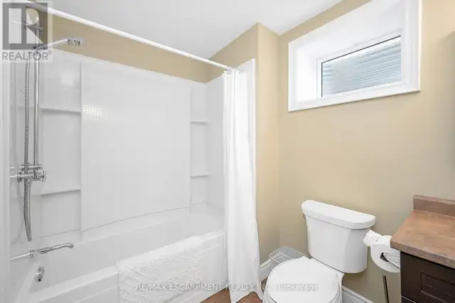 1354 EDGEWARE ROAD Oakville (FA Falgarwood), Ontario in Houses for Sale in Oakville / Halton Region - Image 34