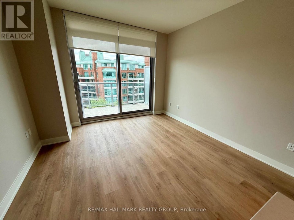 605 - 275 CARLING AVENUE Ottawa, Ontario 4