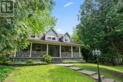 Welcome to your dream home or cottage by the lake! Nestled just steps from beautiful Lorne Beach, th...