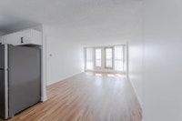 Amenities: Fitness Centre • Library • Quiet Building • Social Room Suite & Building: Bachelor, one-b... (image 8)