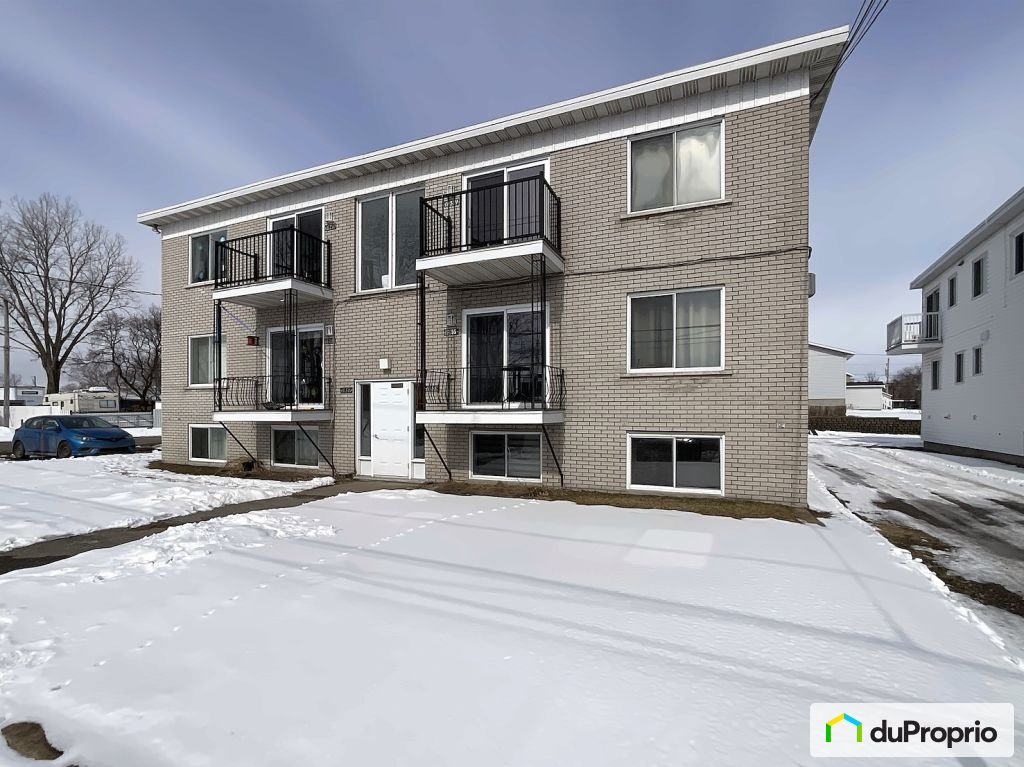 $929,000 - 6 units or more in Trois-Rivières (Ste-Marthe-Du-Cap) — photo 1
