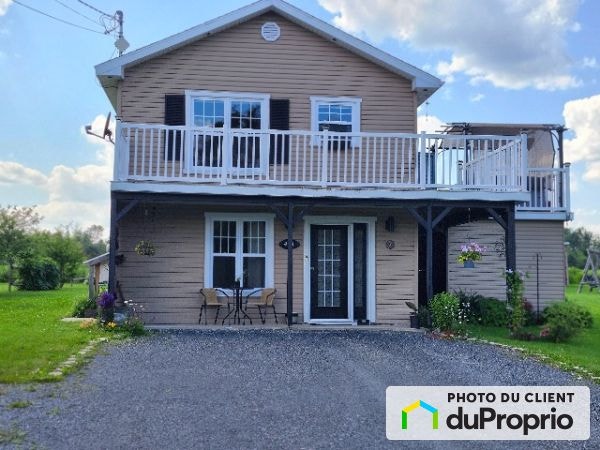 $400,000 - 2 Storey for sale in Weedon — photo 1