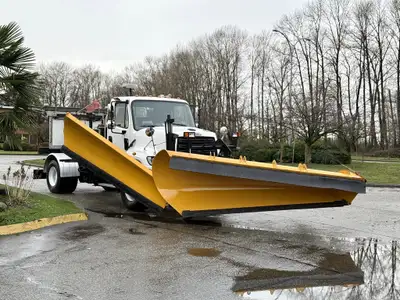 2016 Freightliner 108SD Plow Truck Cummins ISL 6 Cylinder Diesel 350 hp Engine 1600 Engine hrs Eaton...